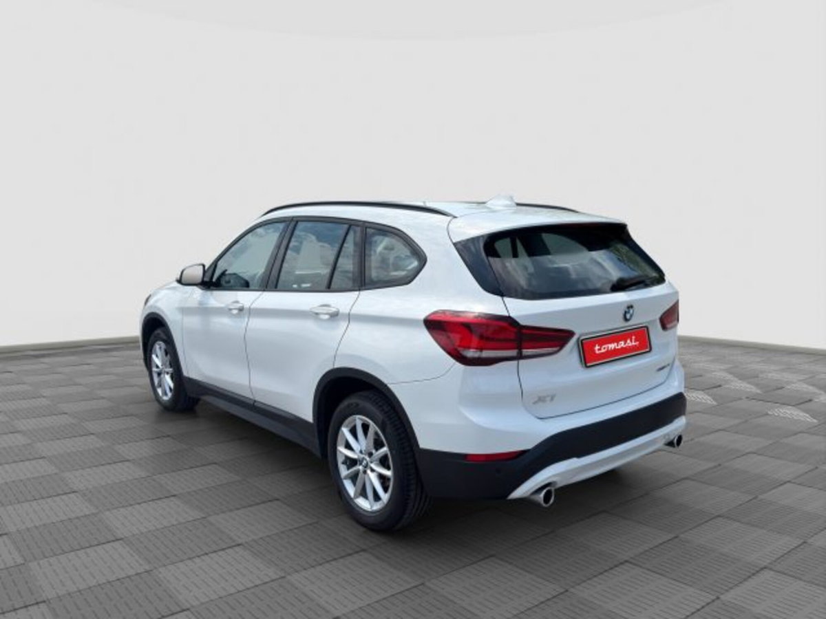 BMW X1 sDrive18d Business Advantage (3)