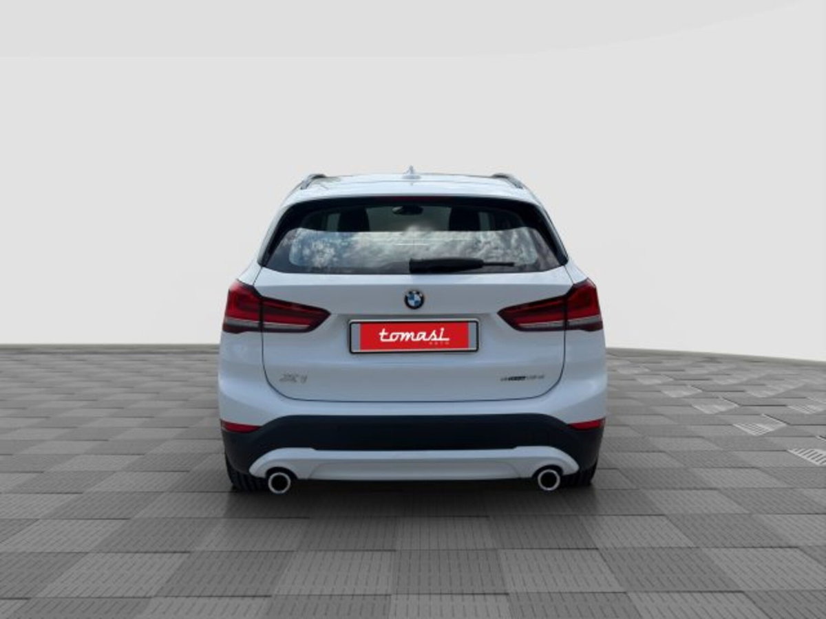 BMW X1 sDrive18d Business Advantage (4)