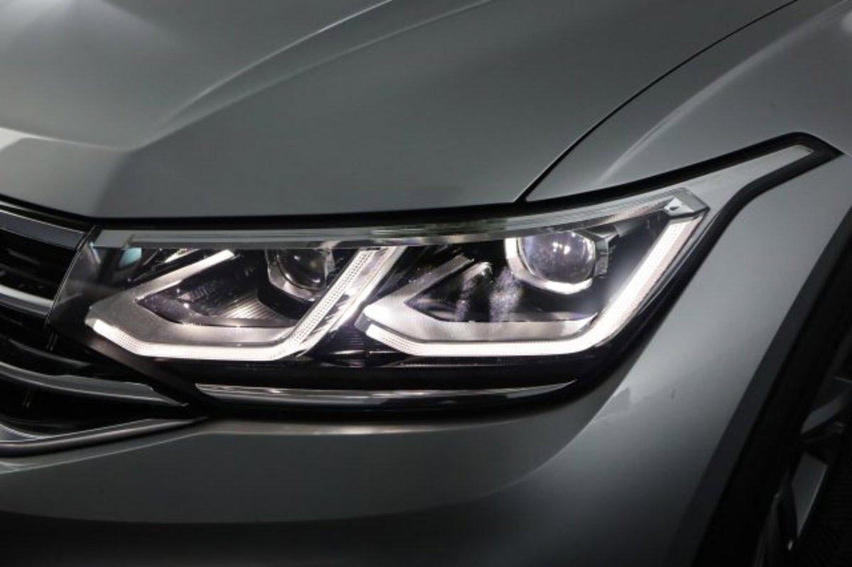 Volkswagen Tiguan 2.0 TDI 150 CV SCR DSG 4MOTION R-Line (9)