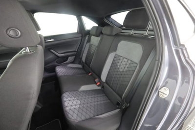 Volkswagen Taigo 1.0 tsi R-Line 115cv (3)