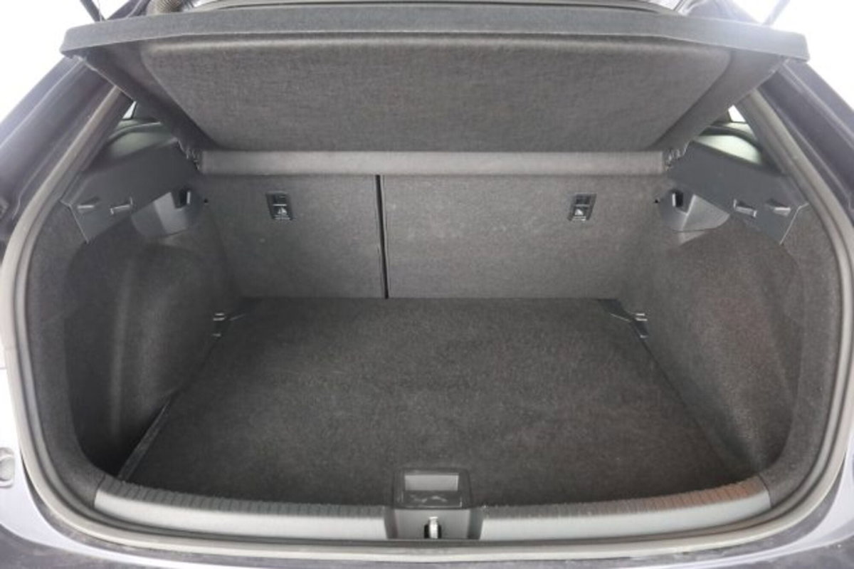Volkswagen Taigo 1.0 tsi R-Line 115cv (6)