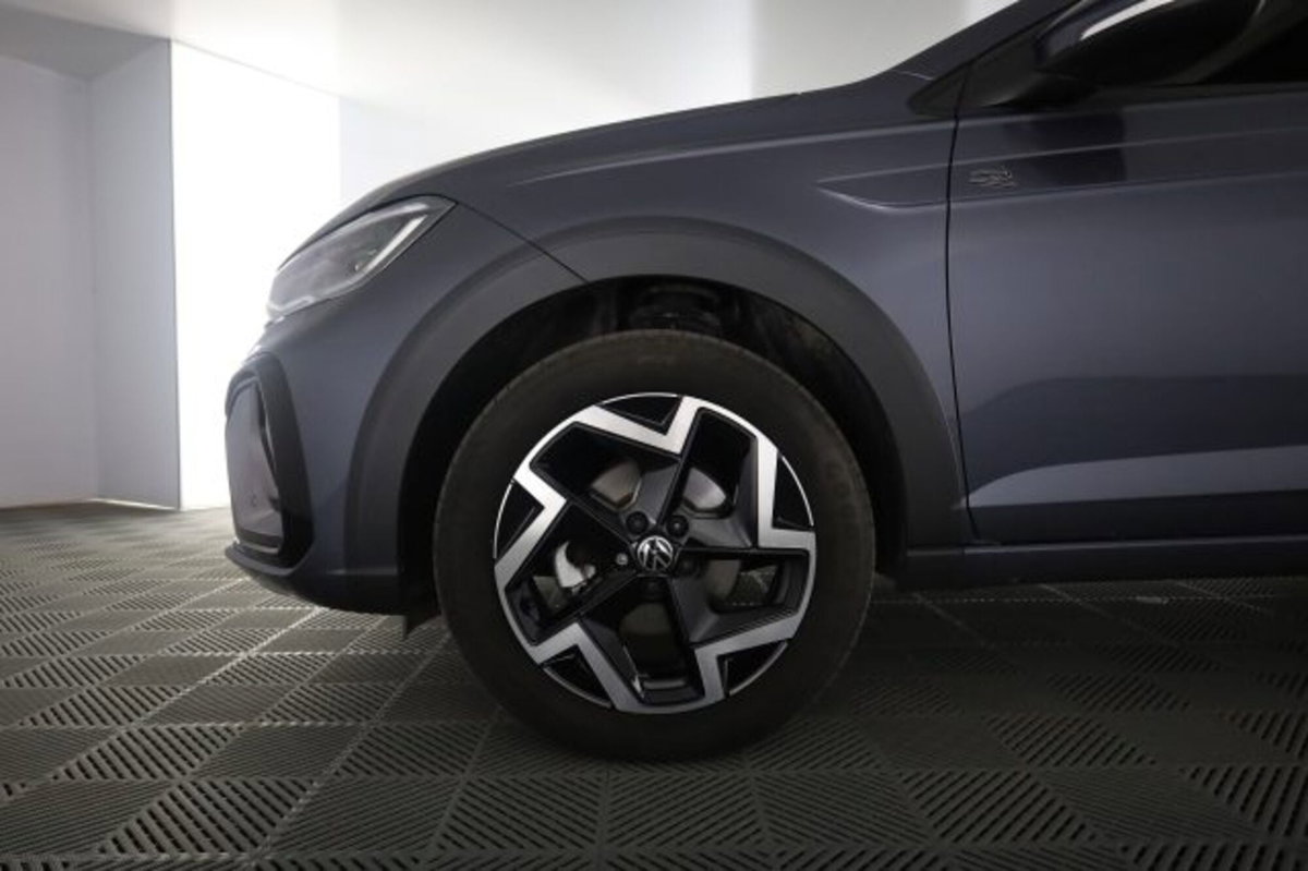 Volkswagen Taigo 1.0 tsi R-Line 115cv (8)
