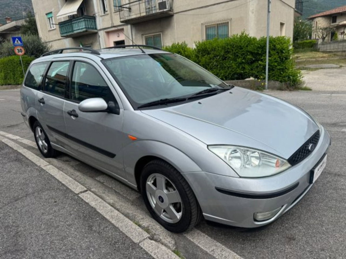 Ford Focus Station Wagon 1.8 TDCi (100CV) cat SW Zetec (3)