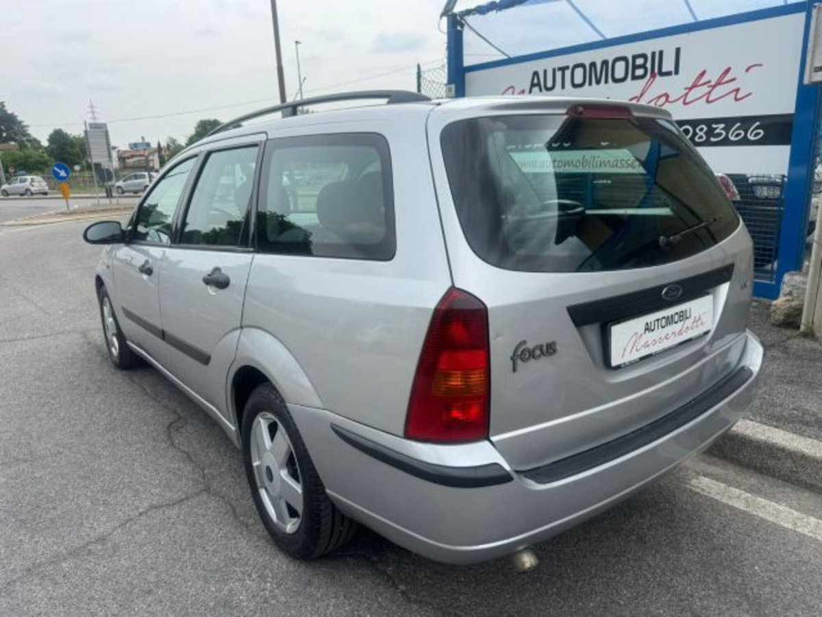 Ford Focus Station Wagon 1.8 TDCi (100CV) cat SW Zetec (5)