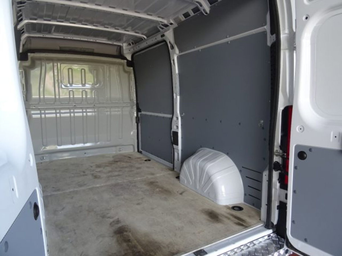 Citroen Jumper Furgone 33 BlueHDi 140 S&S PM-TN Furgone Business (17)