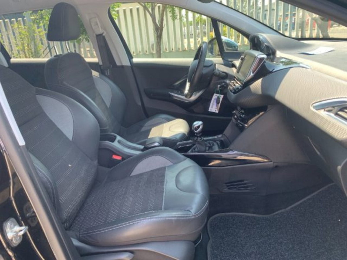 Peugeot 2008 120 S&S Allure (12)