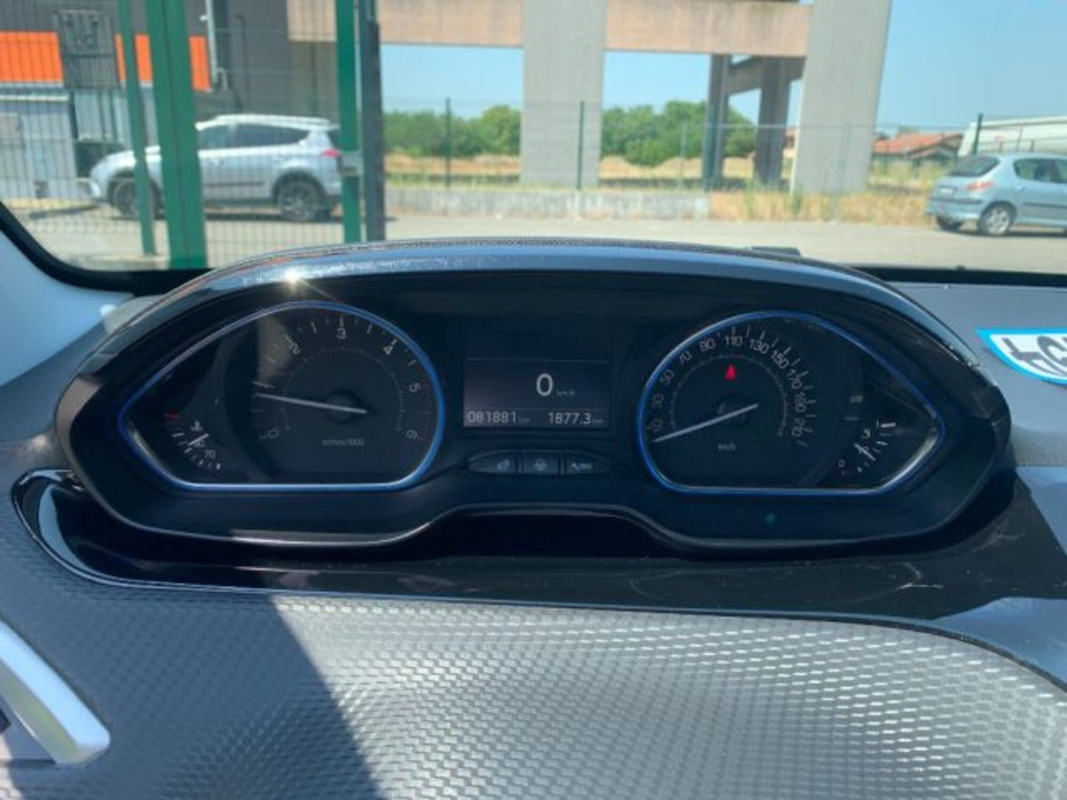 Peugeot 2008 120 S&S Allure (15)