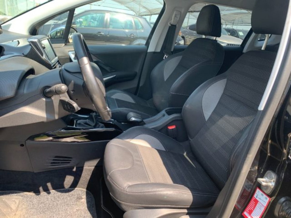 Peugeot 2008 120 S&S Allure (9)