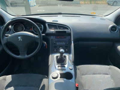 Peugeot 3008 2.0 HDi 150CV Business (13)