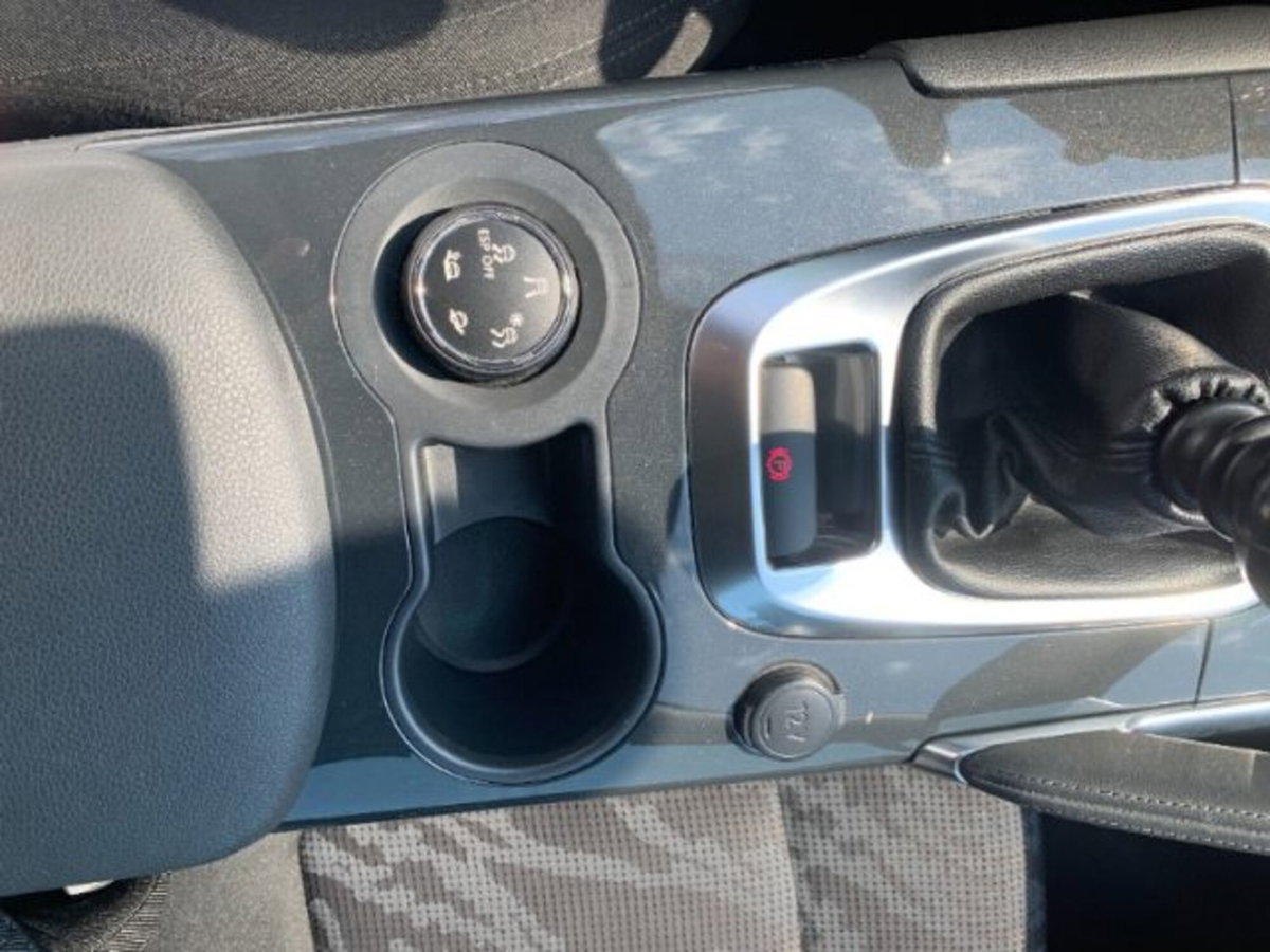 Peugeot 3008 2.0 HDi 150CV Business (16)