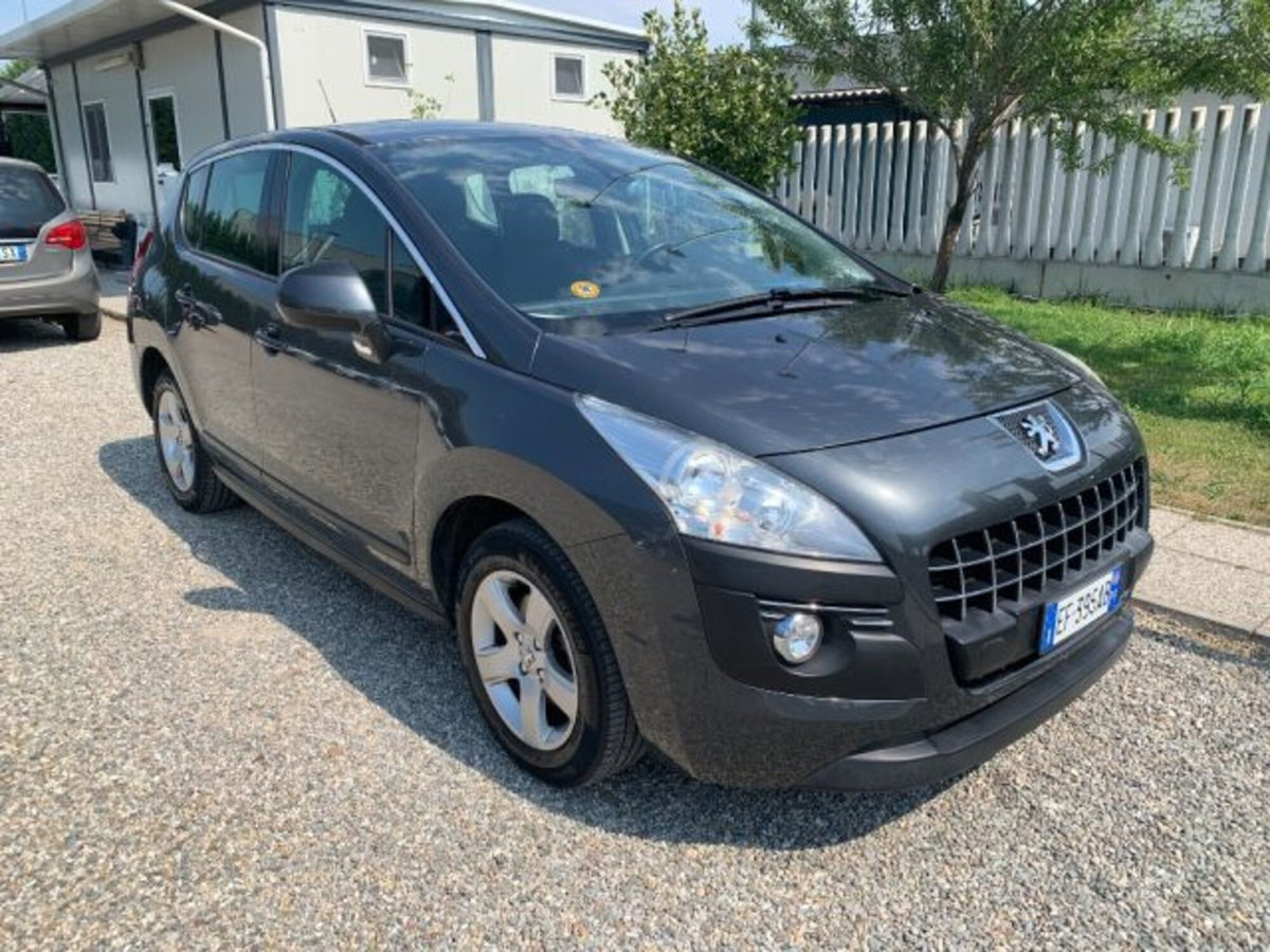 Peugeot 3008 2.0 HDi 150CV Business (3)