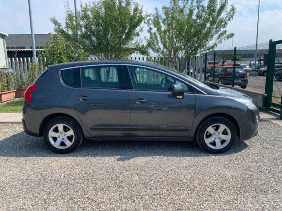 Peugeot 3008 2.0 HDi 150CV Business (4)