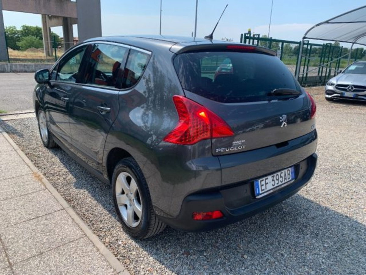 Peugeot 3008 2.0 HDi 150CV Business (7)