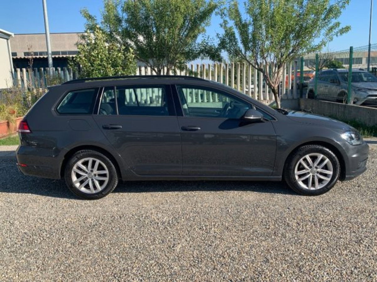 Volkswagen Golf Variant 1.6 TDI 115 CV DSG Executive BlueMotion Tech. (4)