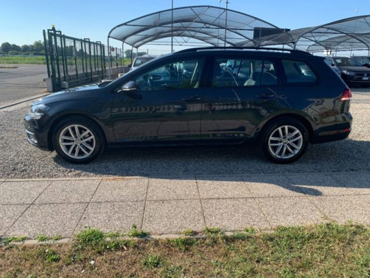 Volkswagen Golf Variant 1.6 TDI 115 CV DSG Executive BlueMotion Tech. (9)