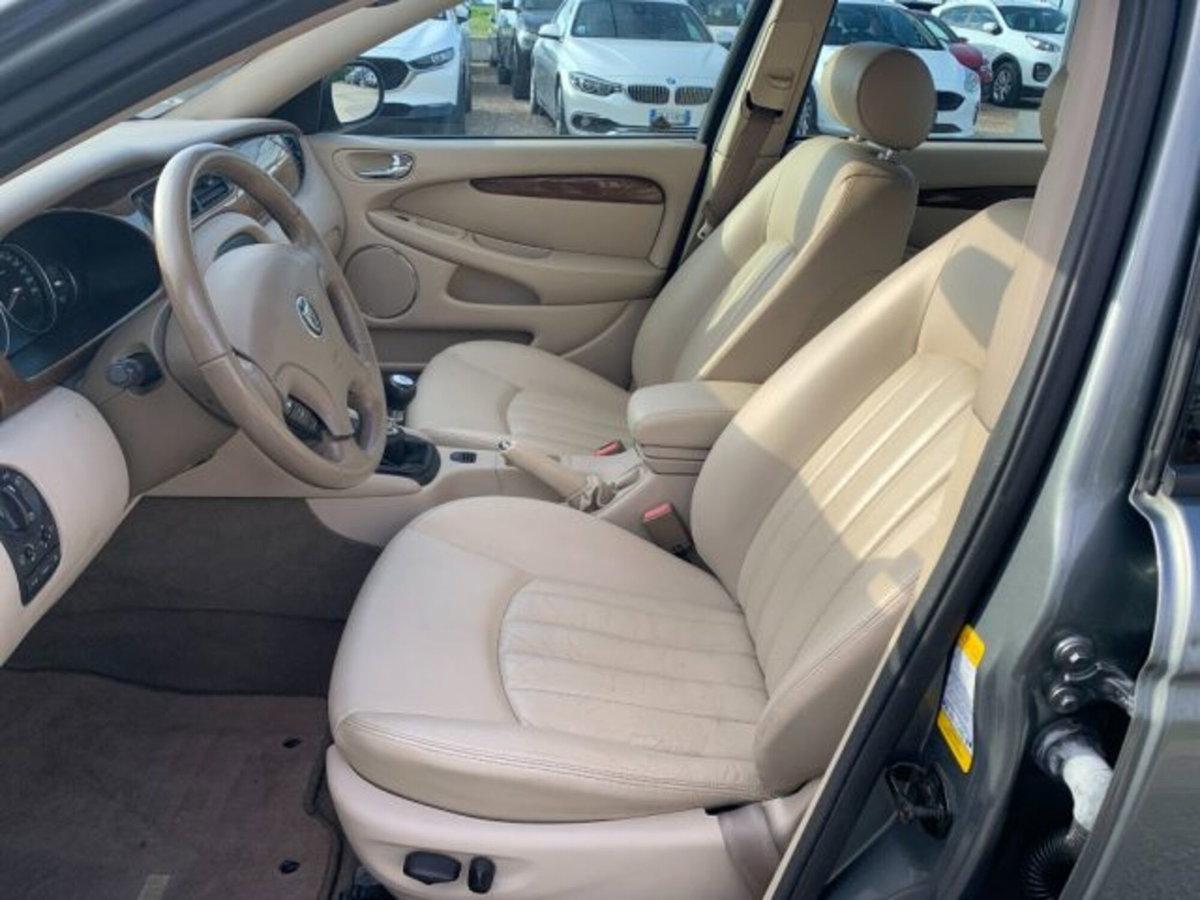 Jaguar X-Type 3.0 V6 24V cat Executive (9)