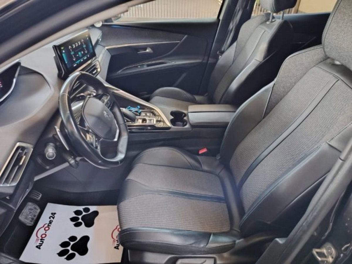 Peugeot 3008 Hybrid 225 e-EAT8 Allure Pack (15)