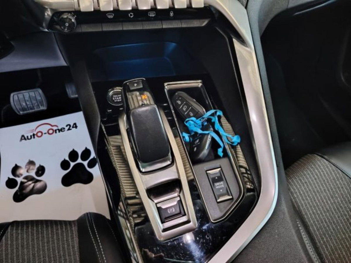 Peugeot 3008 Hybrid 225 e-EAT8 Allure Pack (19)