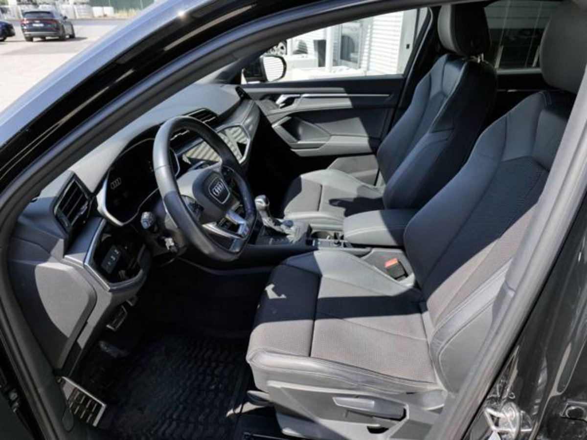 Audi Q3 Sportback 35 2.0 tdi Identity Black s-tronic (5)