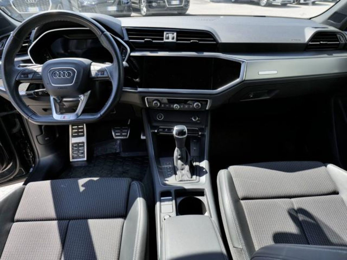 Audi Q3 Sportback 35 2.0 tdi Identity Black s-tronic (7)