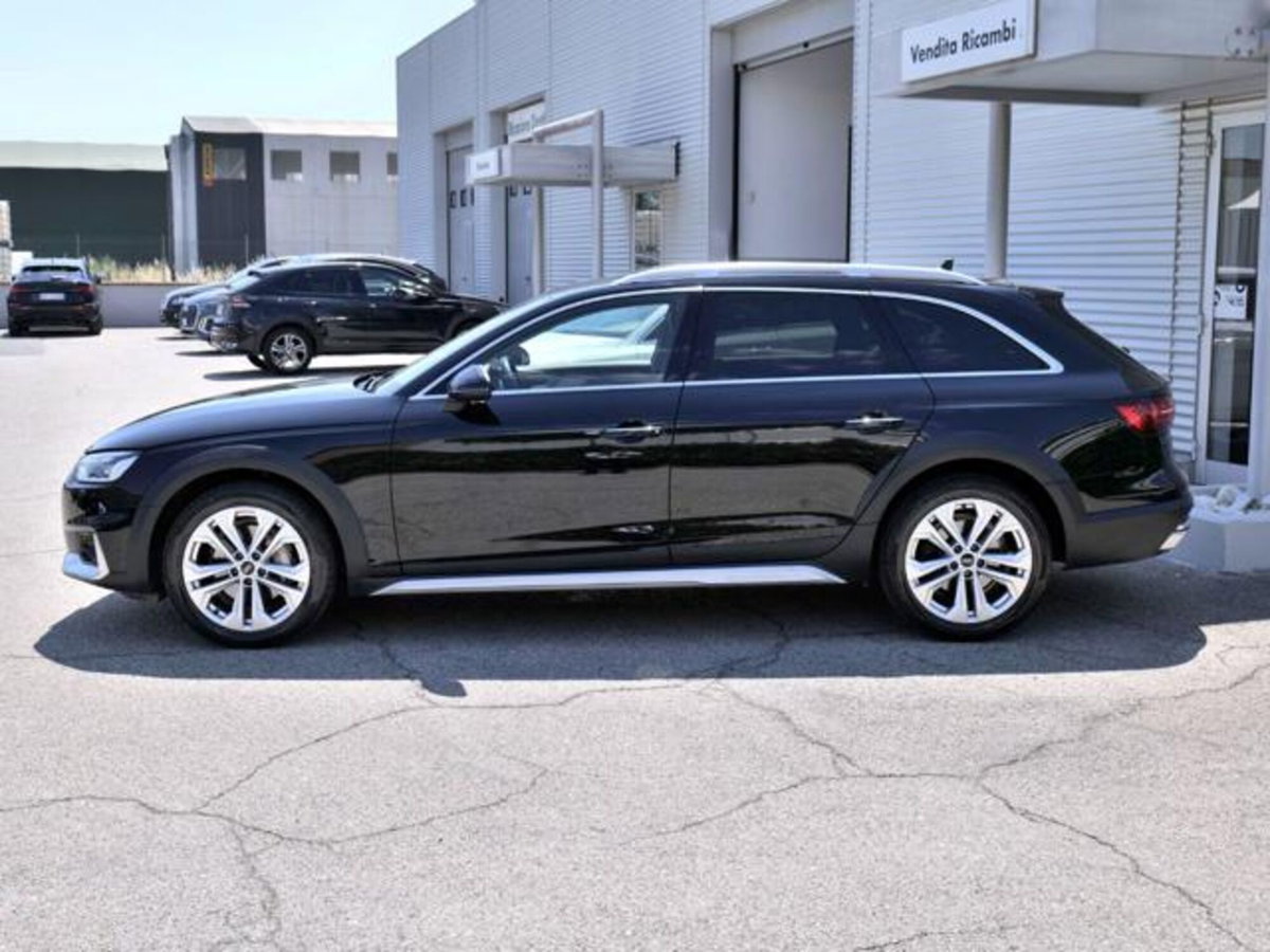 Audi A4 Allroad Allroad 40 2.0 tdi mhev Identity Contrast quattro 204cv s-tronic (2)