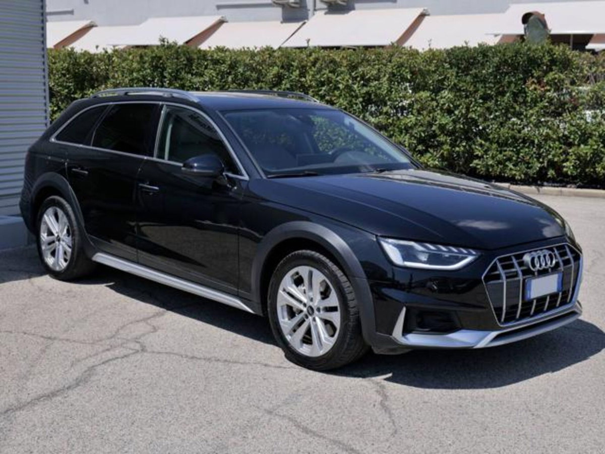 Audi A4 Allroad Allroad 40 2.0 tdi mhev Identity Contrast quattro 204cv s-tronic (4)
