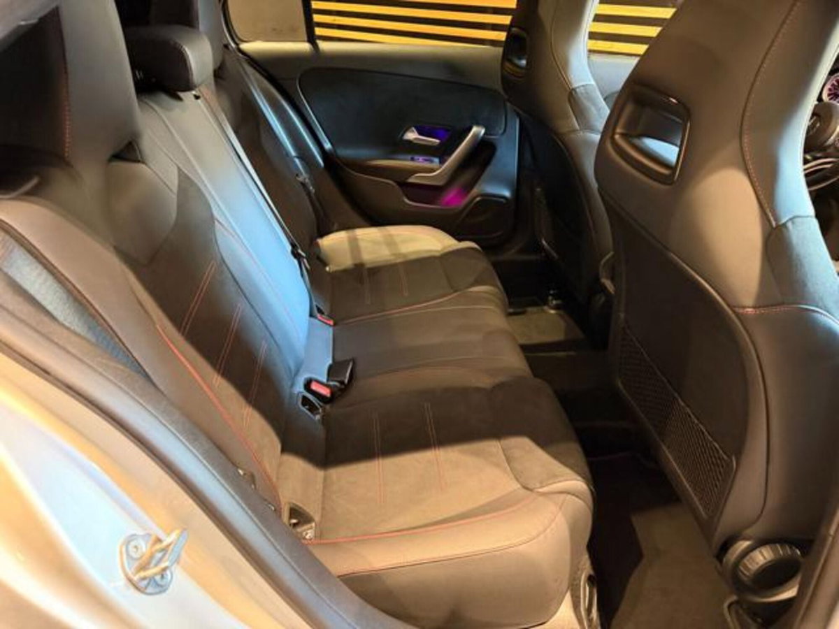 Mercedes-Benz Classe A Sedan 180 d AMG Line Premium Plus auto (19)