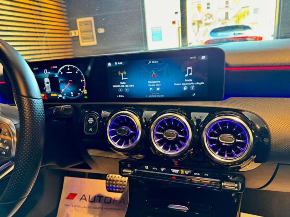 Mercedes-Benz Classe A Sedan 180 d AMG Line Premium Plus auto (9)