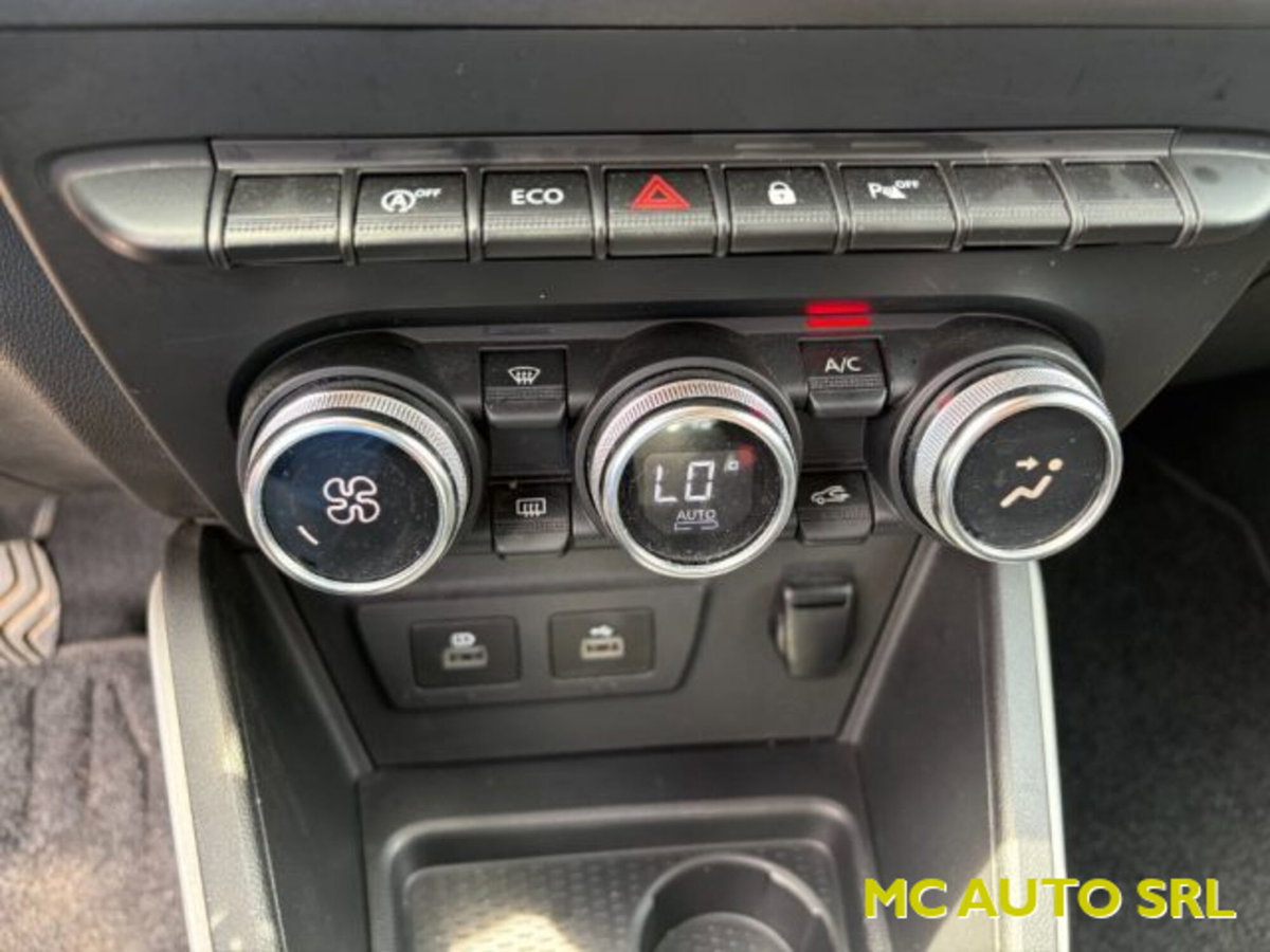 Dacia Duster 1.0 TCe 100 CV ECO-G 4x2 Prestige (12)