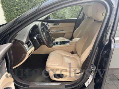 Jaguar XF 2.0 D 180 CV aut. Prestige (10)