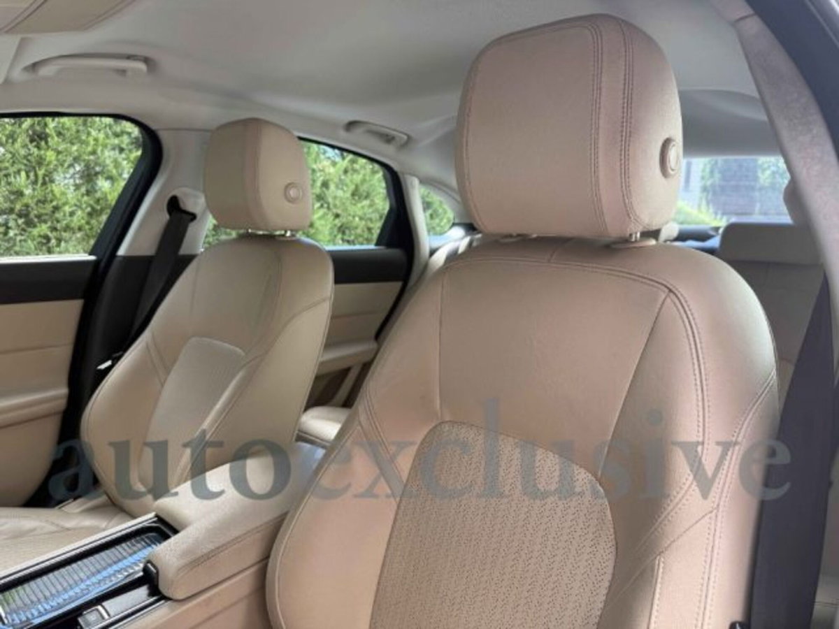 Jaguar XF 2.0 D 180 CV aut. Prestige (11)