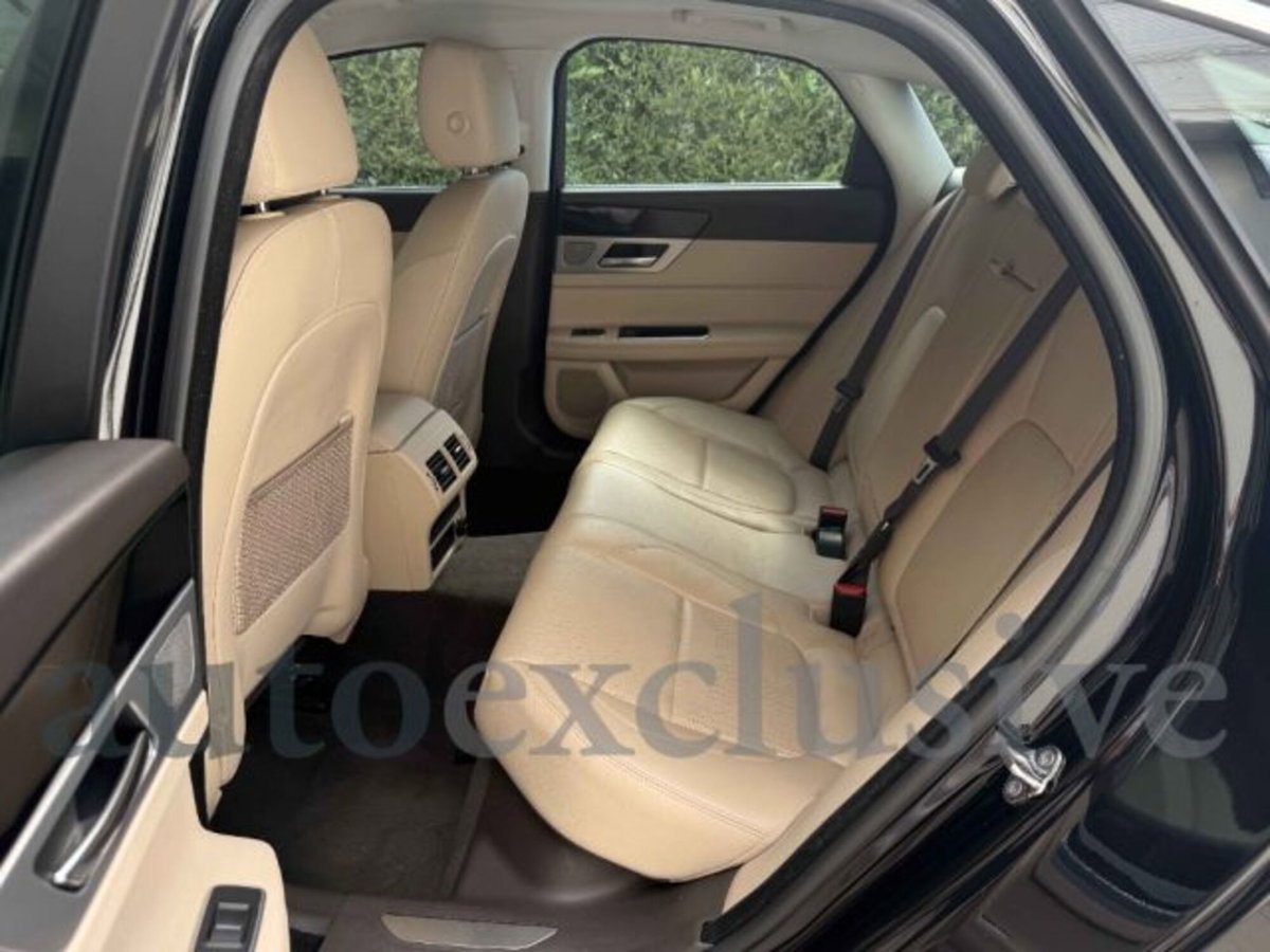 Jaguar XF 2.0 D 180 CV aut. Prestige (18)