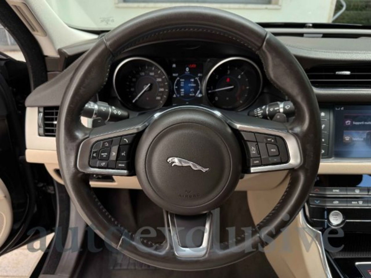 Jaguar XF 2.0 D 180 CV aut. Prestige (7)