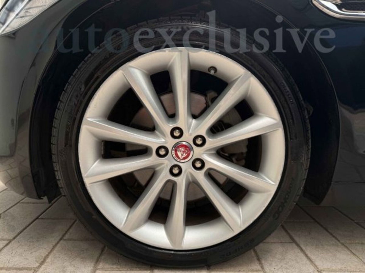Jaguar XF 2.0 D 180 CV aut. Prestige (9)