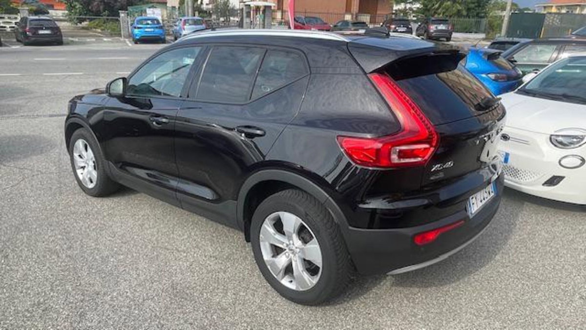 Volvo XC40 D3 AWD Geartronic Business Plus (4)