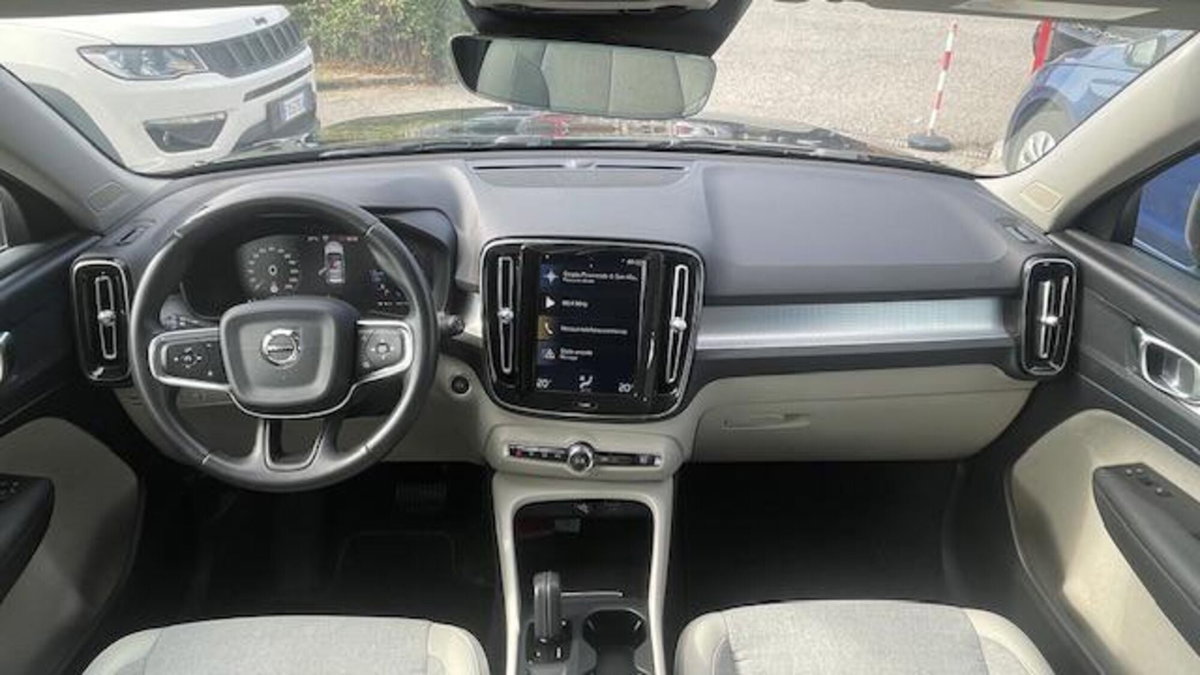 Volvo XC40 D3 AWD Geartronic Business Plus (8)