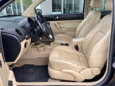 Volkswagen New Beetle TDI 105CV (12)