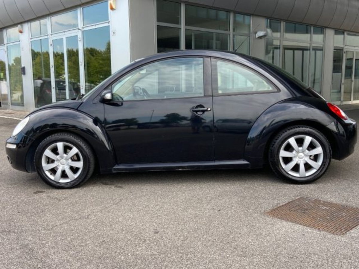 Volkswagen New Beetle TDI 105CV (8)