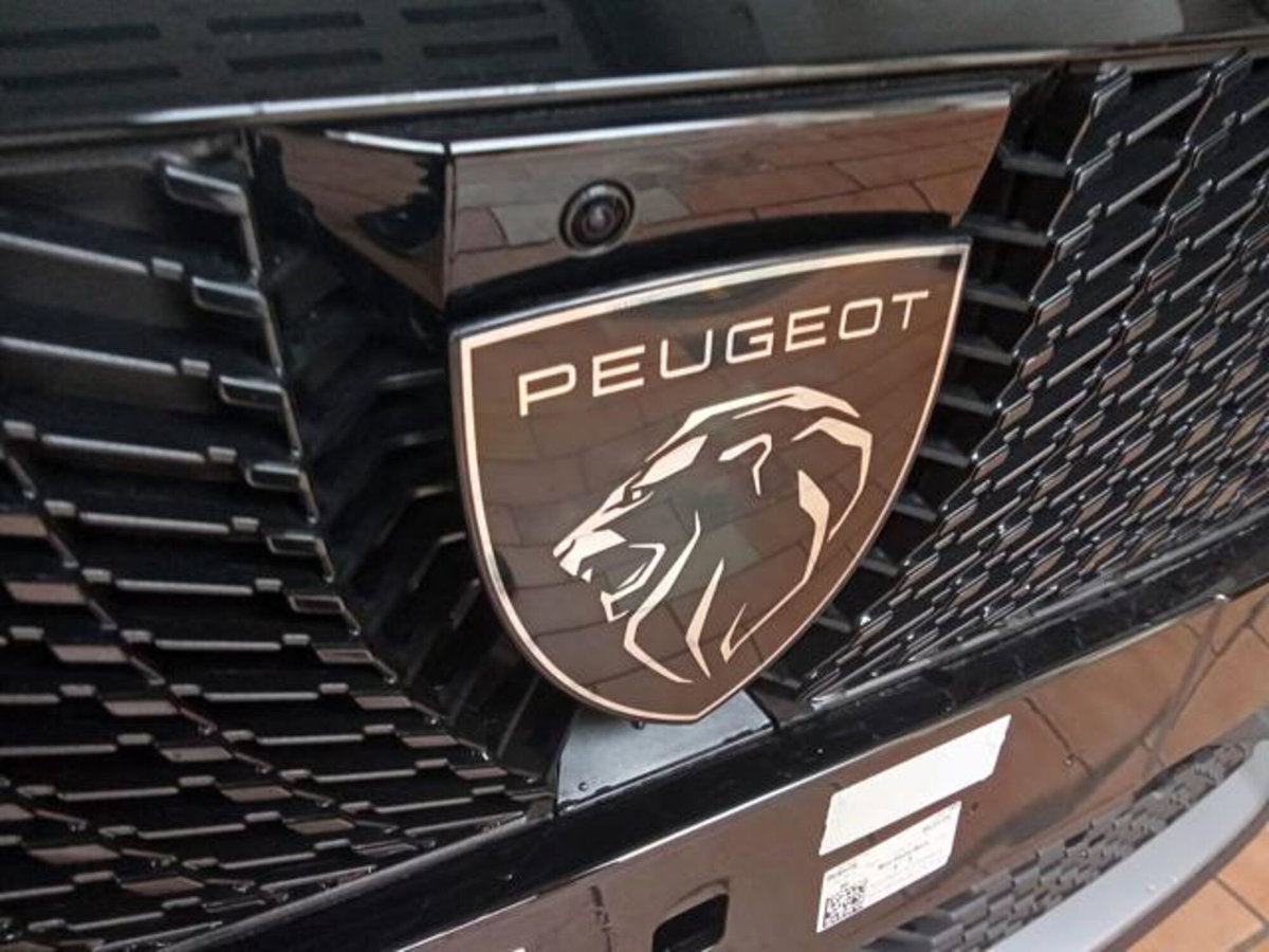 Peugeot 5008 1.2 hybrid GT 145cv 7p.ti e-dcs6 (15)