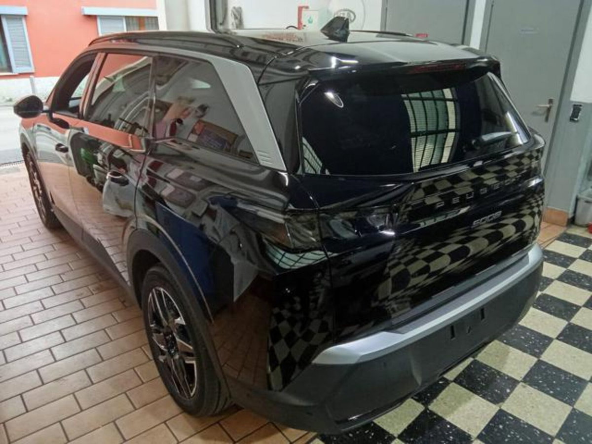 Peugeot 5008 1.2 hybrid GT 145cv 7p.ti e-dcs6 (4)