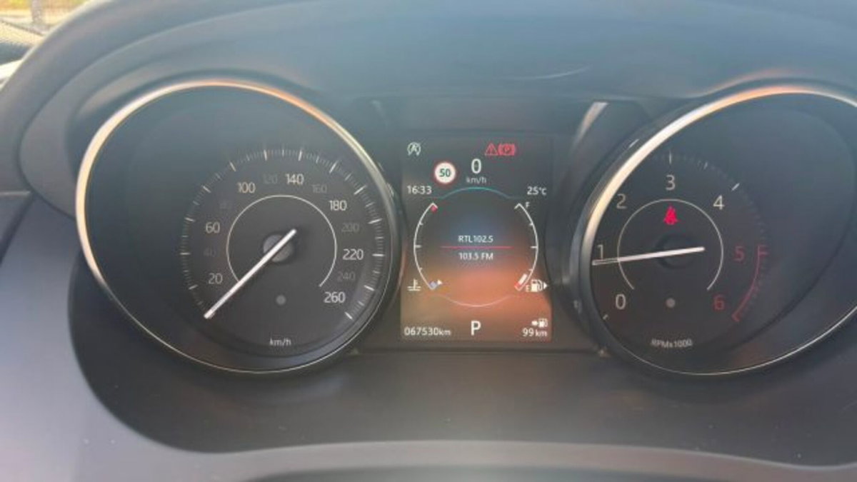 Jaguar E-Pace 2.0D 150 CV AWD aut. R-Dynamic (11)