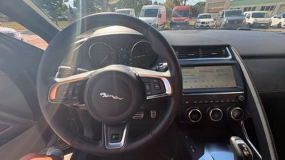 Jaguar E-Pace 2.0D 150 CV AWD aut. R-Dynamic (12)