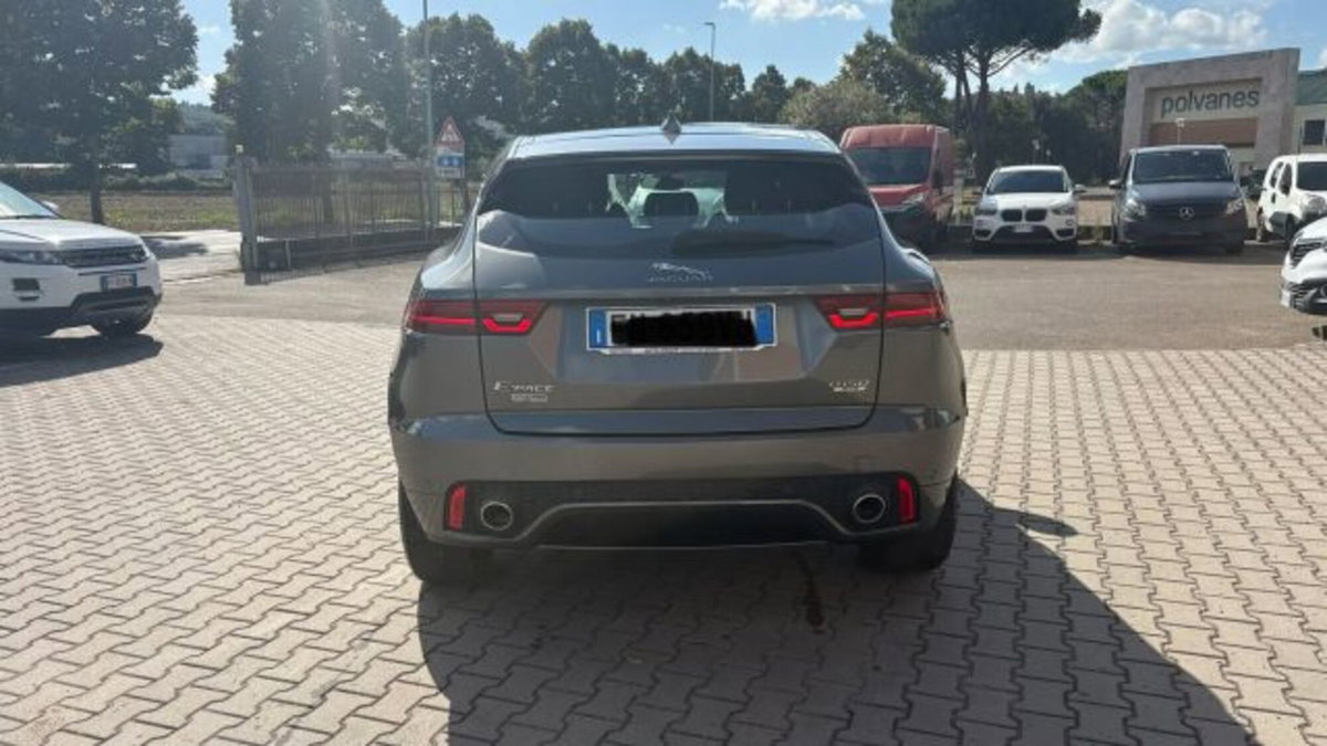 Jaguar E-Pace 2.0D 150 CV AWD aut. R-Dynamic (4)