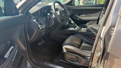 Jaguar E-Pace 2.0D 150 CV AWD aut. R-Dynamic (7)