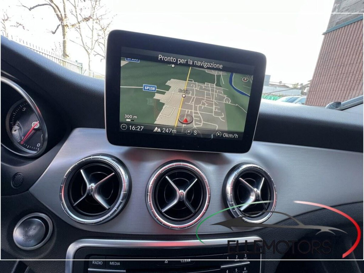 Mercedes-Benz CLA Shooting Brake 200 d Automatic Premium (15)