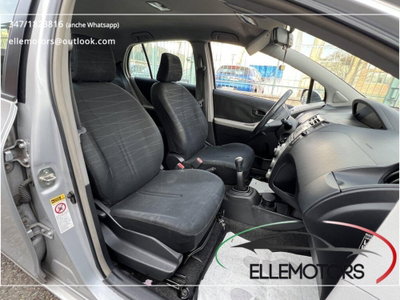 Toyota Yaris 1.0 5 porte Navi (13)