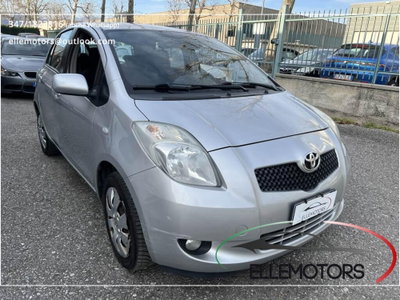 Toyota Yaris 1.0 5 porte Navi (3)