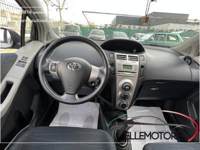 Toyota Yaris 1.0 5 porte Navi (8)