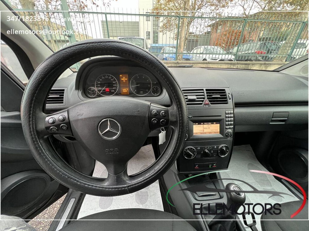 Mercedes-Benz Classe A 160 AUTOMATIC (9)