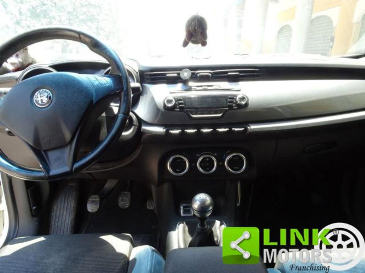 Alfa Romeo Giulietta 1.6 JTDm-2 Giulietta (10)